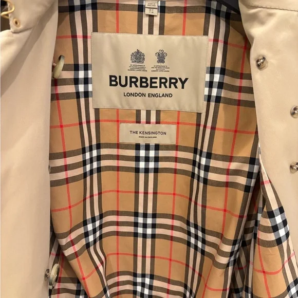 Authentic Burberry Women Beige Trench Coat - size 4 - Picture 6 of 6